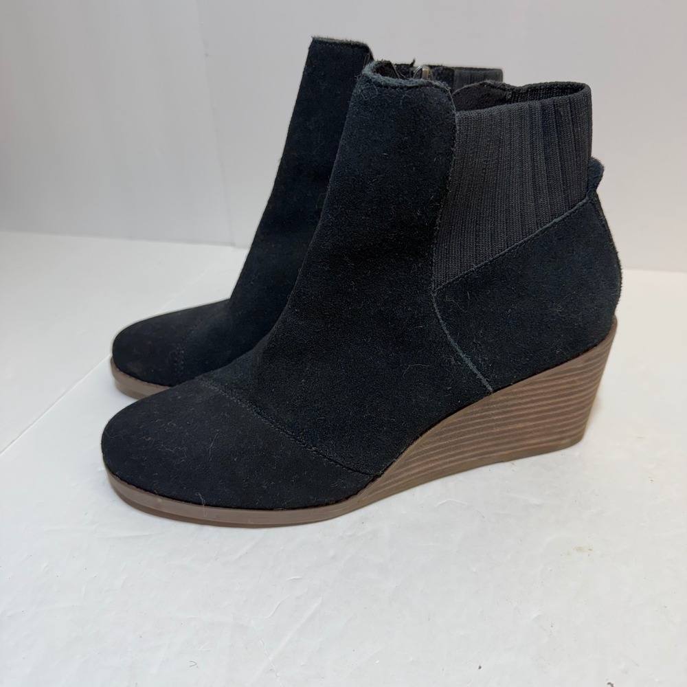 TOMS Leila Black Suede Wedge Ankle Booties Boots Size 7.5 10016851